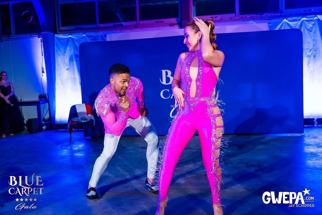 Junior and Carolina on stage
